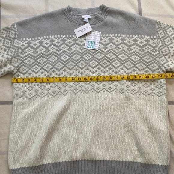LuLaRoe Gray and Cream Holiday Crewneck Sweater - Picture 8 of 11